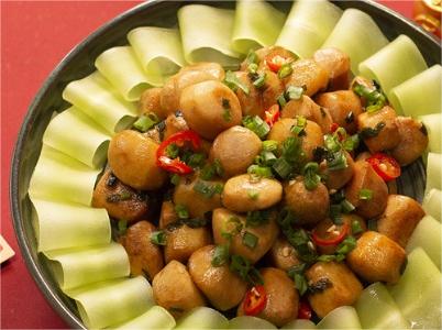 大年初一團(tuán)團(tuán)圓圓